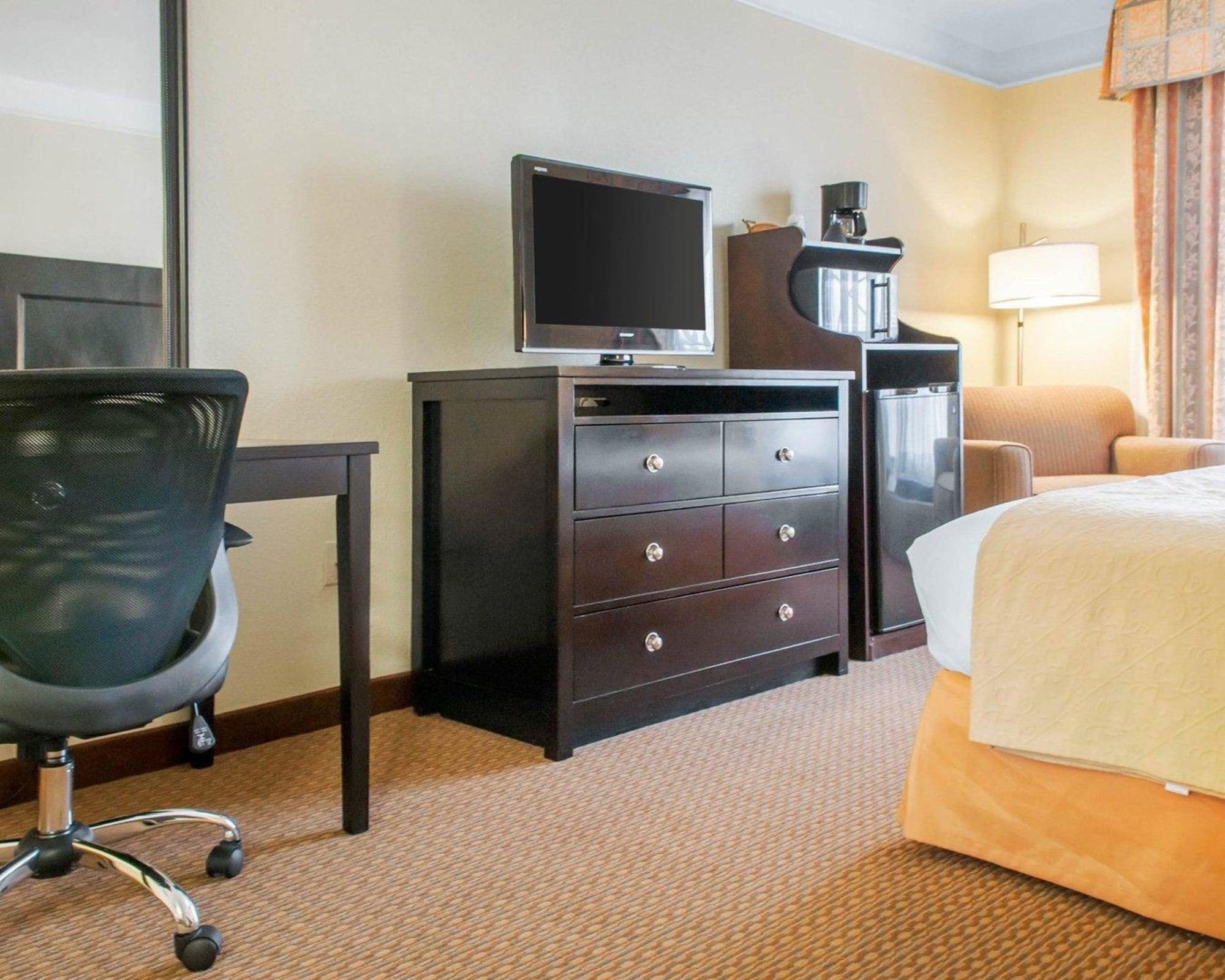 Quality Inn & Suites Gallup I-40 Exit 20 Εξωτερικό φωτογραφία