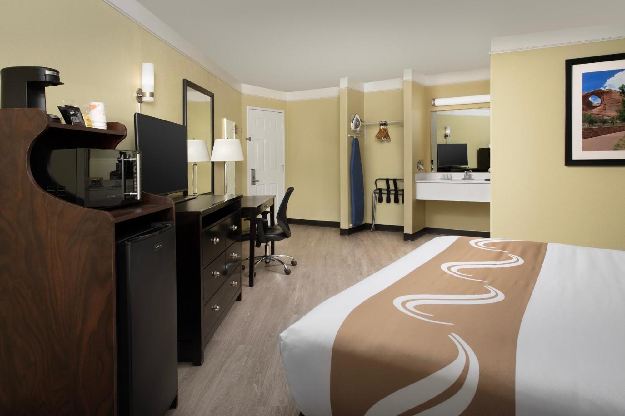 Quality Inn & Suites Gallup I-40 Exit 20 Εξωτερικό φωτογραφία