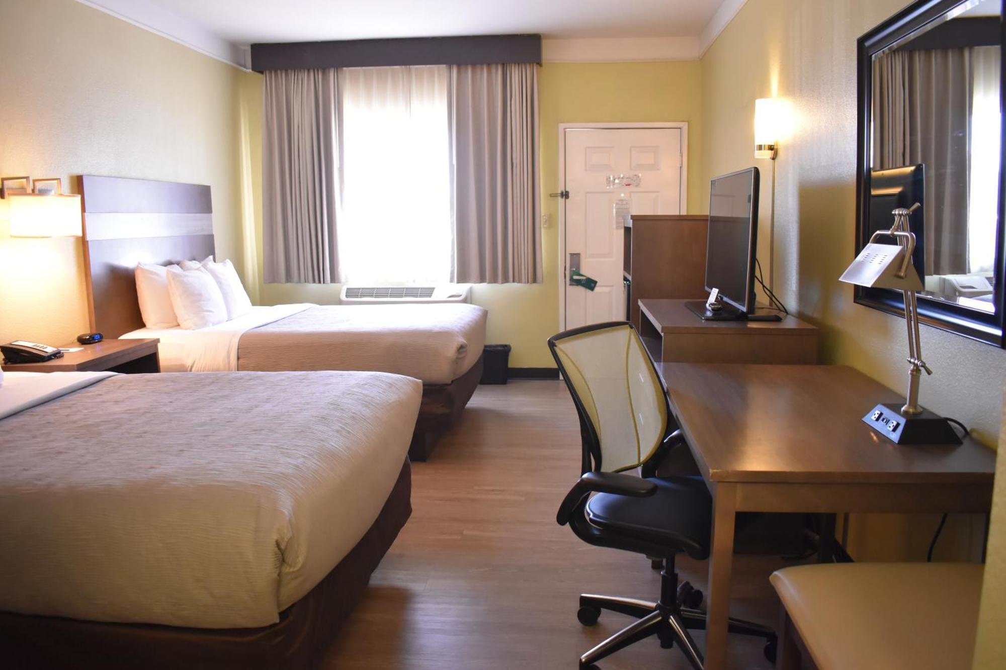 Quality Inn & Suites Gallup I-40 Exit 20 Εξωτερικό φωτογραφία