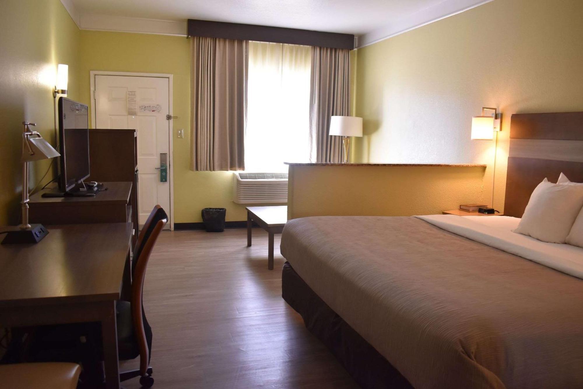 Quality Inn & Suites Gallup I-40 Exit 20 Εξωτερικό φωτογραφία