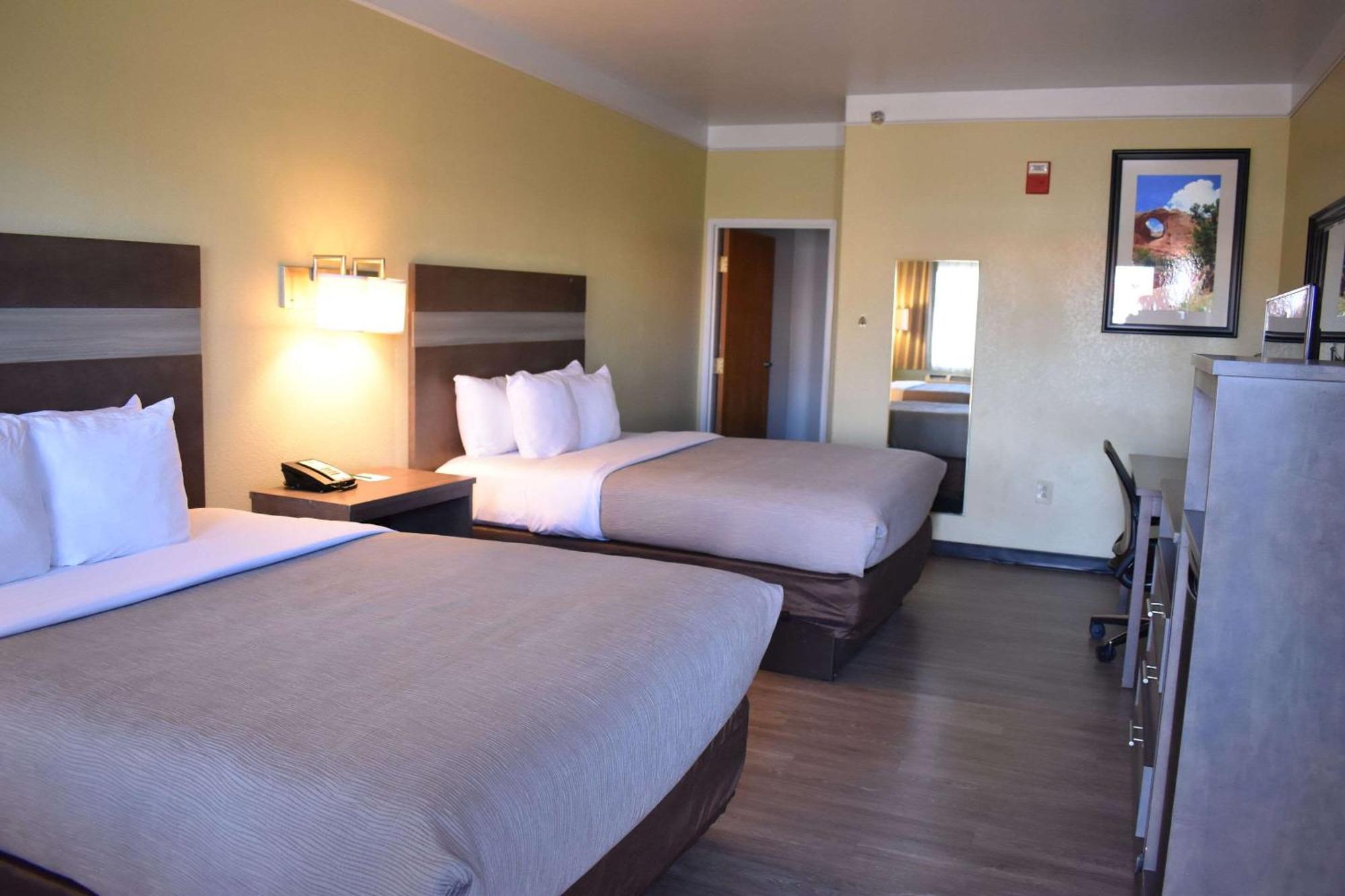 Quality Inn & Suites Gallup I-40 Exit 20 Εξωτερικό φωτογραφία