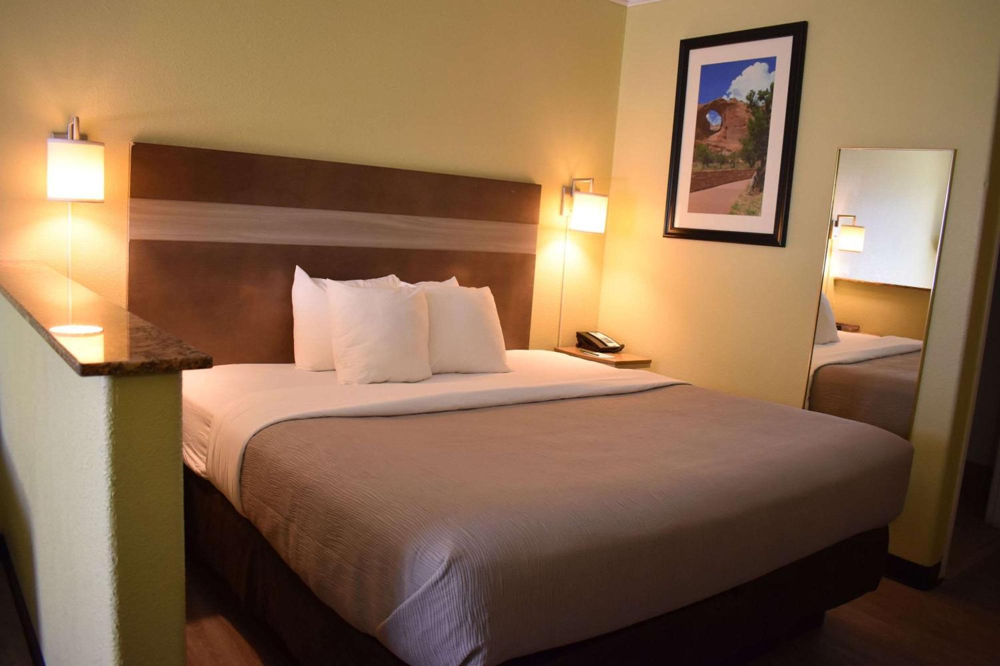 Quality Inn & Suites Gallup I-40 Exit 20 Εξωτερικό φωτογραφία