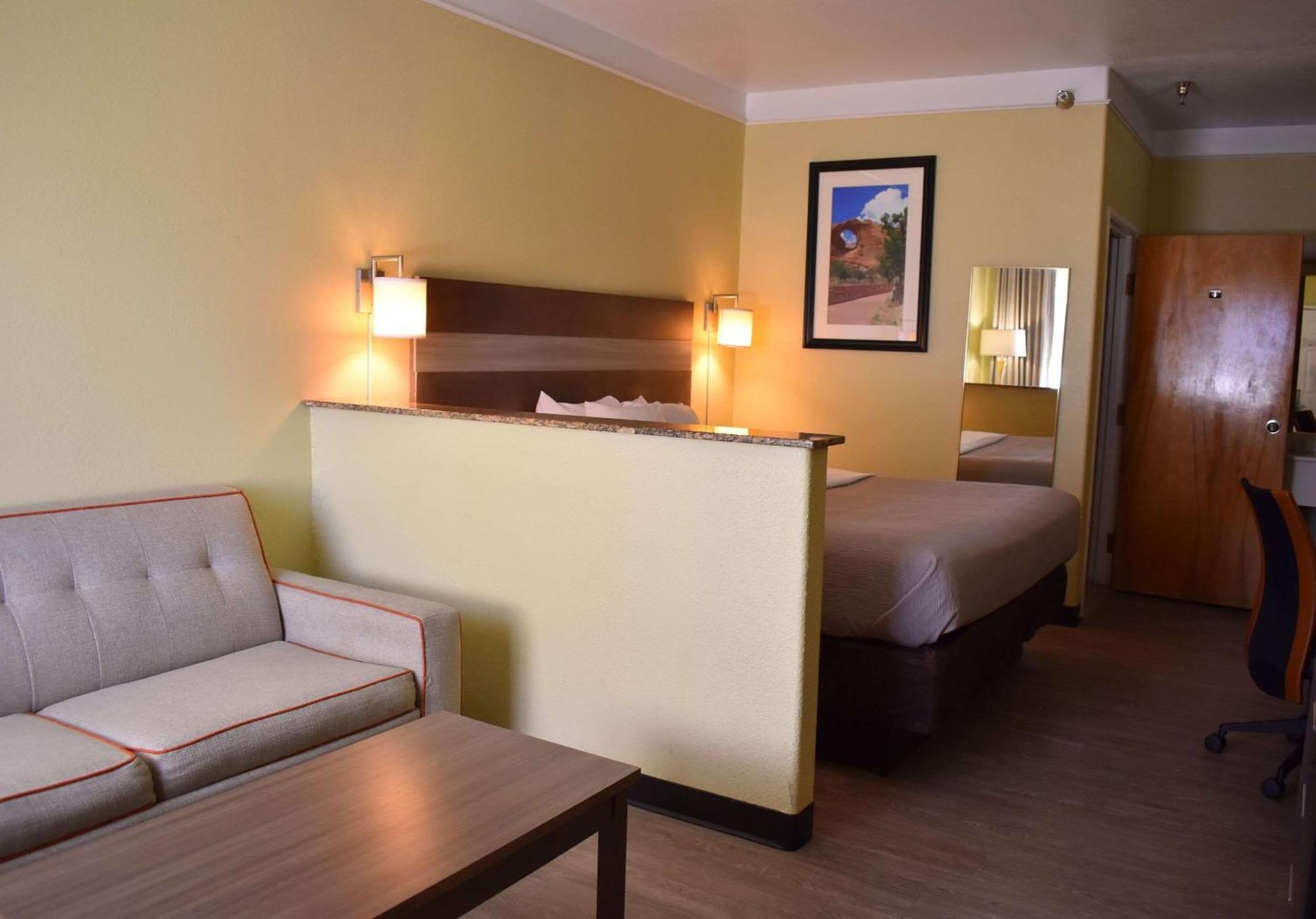 Quality Inn & Suites Gallup I-40 Exit 20 Εξωτερικό φωτογραφία