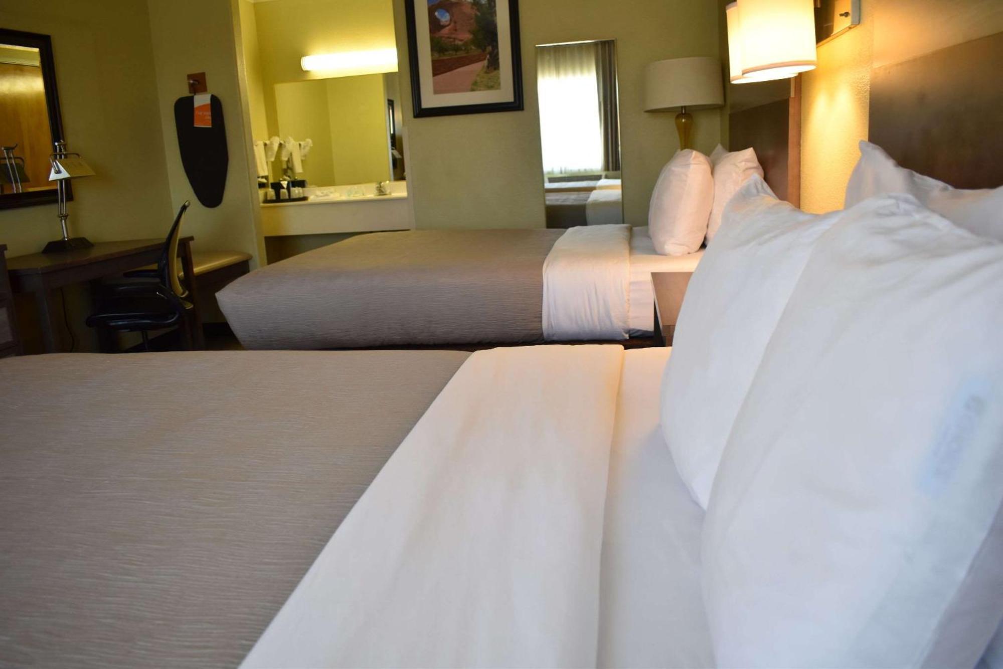 Quality Inn & Suites Gallup I-40 Exit 20 Εξωτερικό φωτογραφία