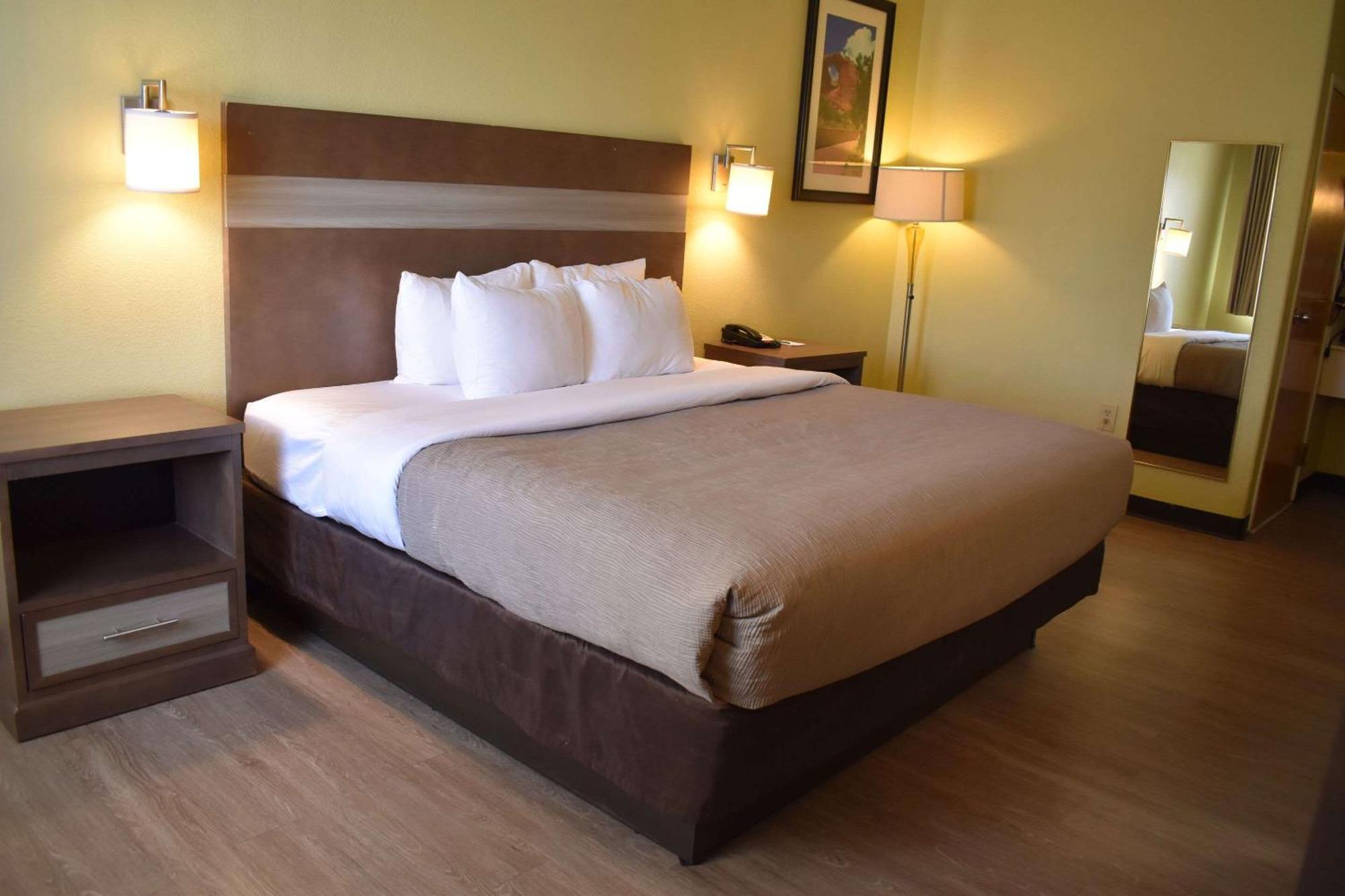 Quality Inn & Suites Gallup I-40 Exit 20 Εξωτερικό φωτογραφία