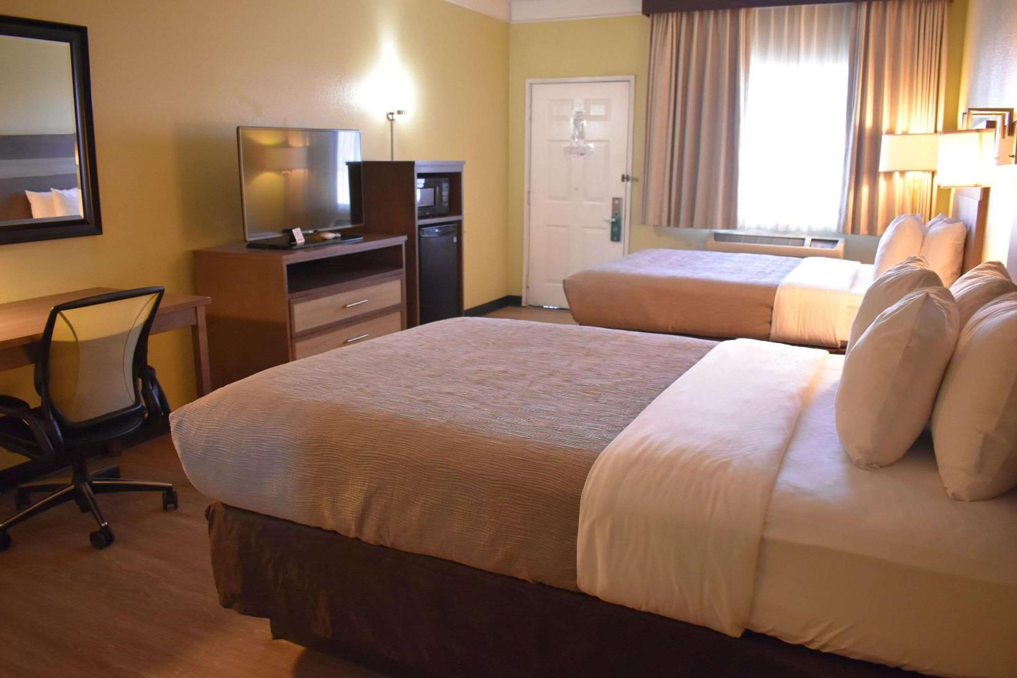 Quality Inn & Suites Gallup I-40 Exit 20 Εξωτερικό φωτογραφία