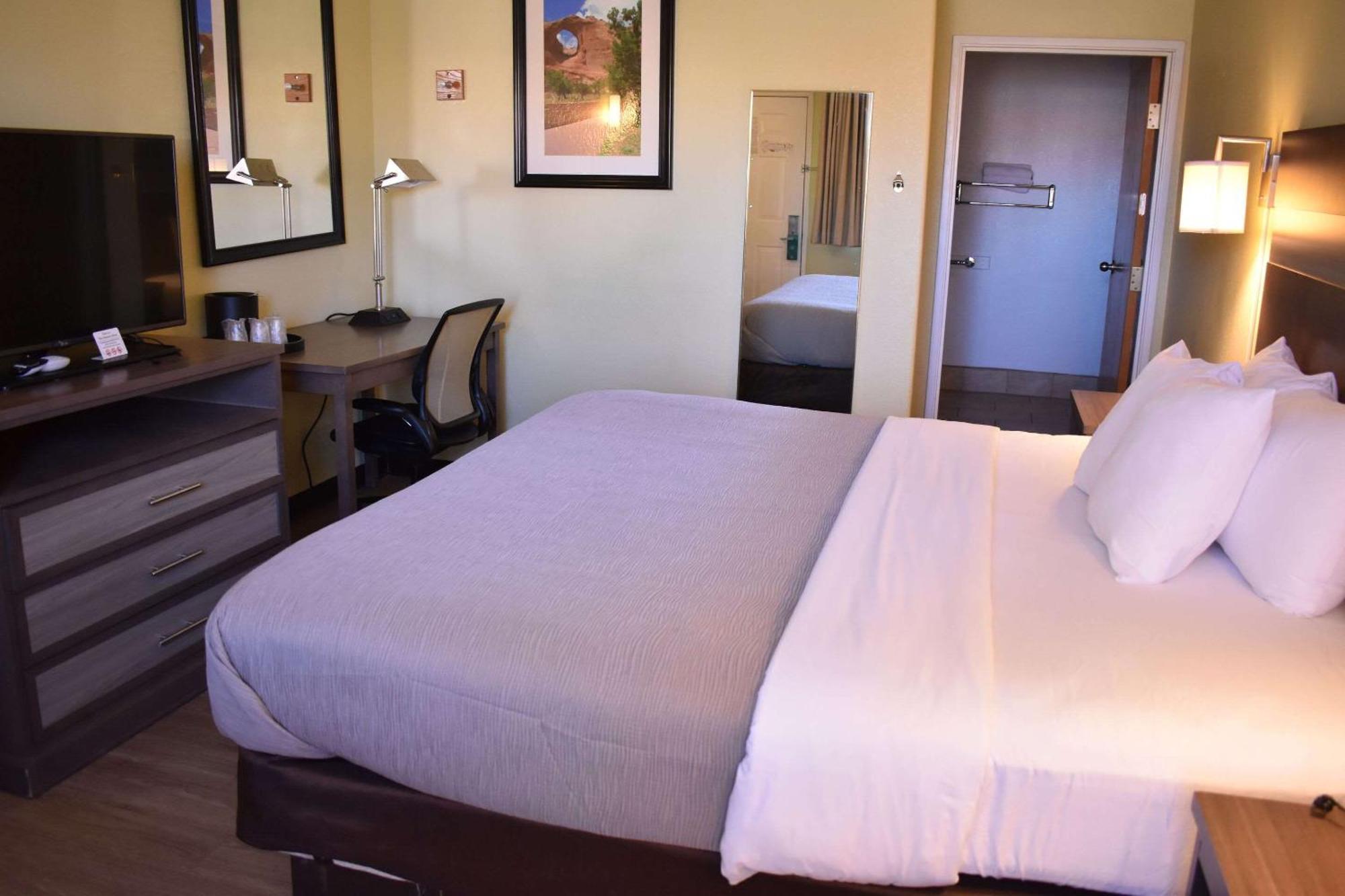 Quality Inn & Suites Gallup I-40 Exit 20 Εξωτερικό φωτογραφία