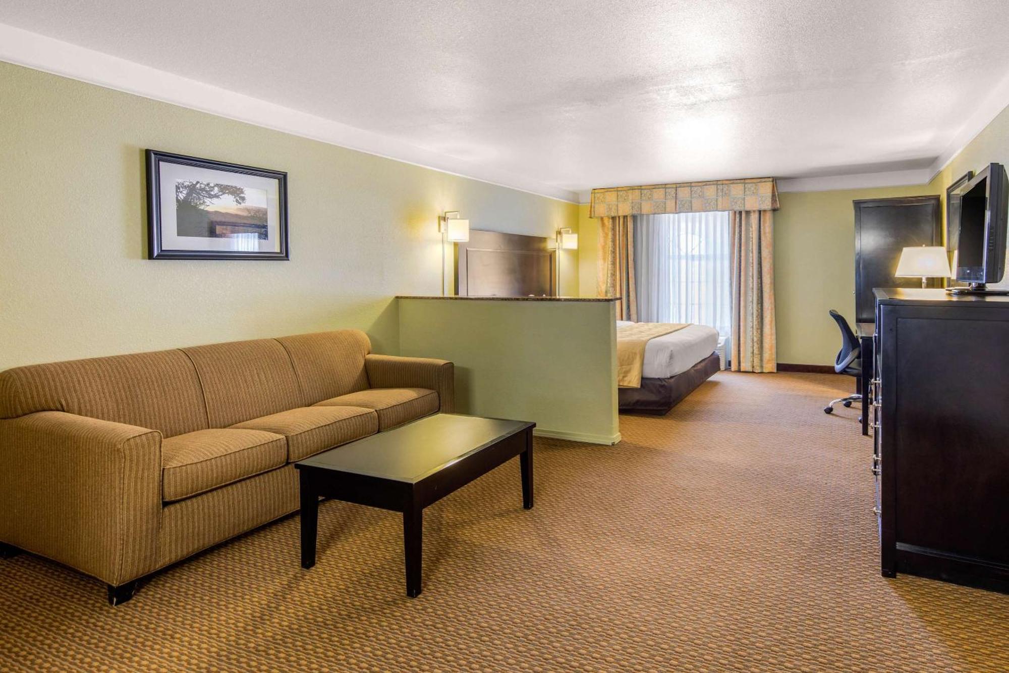 Quality Inn & Suites Gallup I-40 Exit 20 Εξωτερικό φωτογραφία