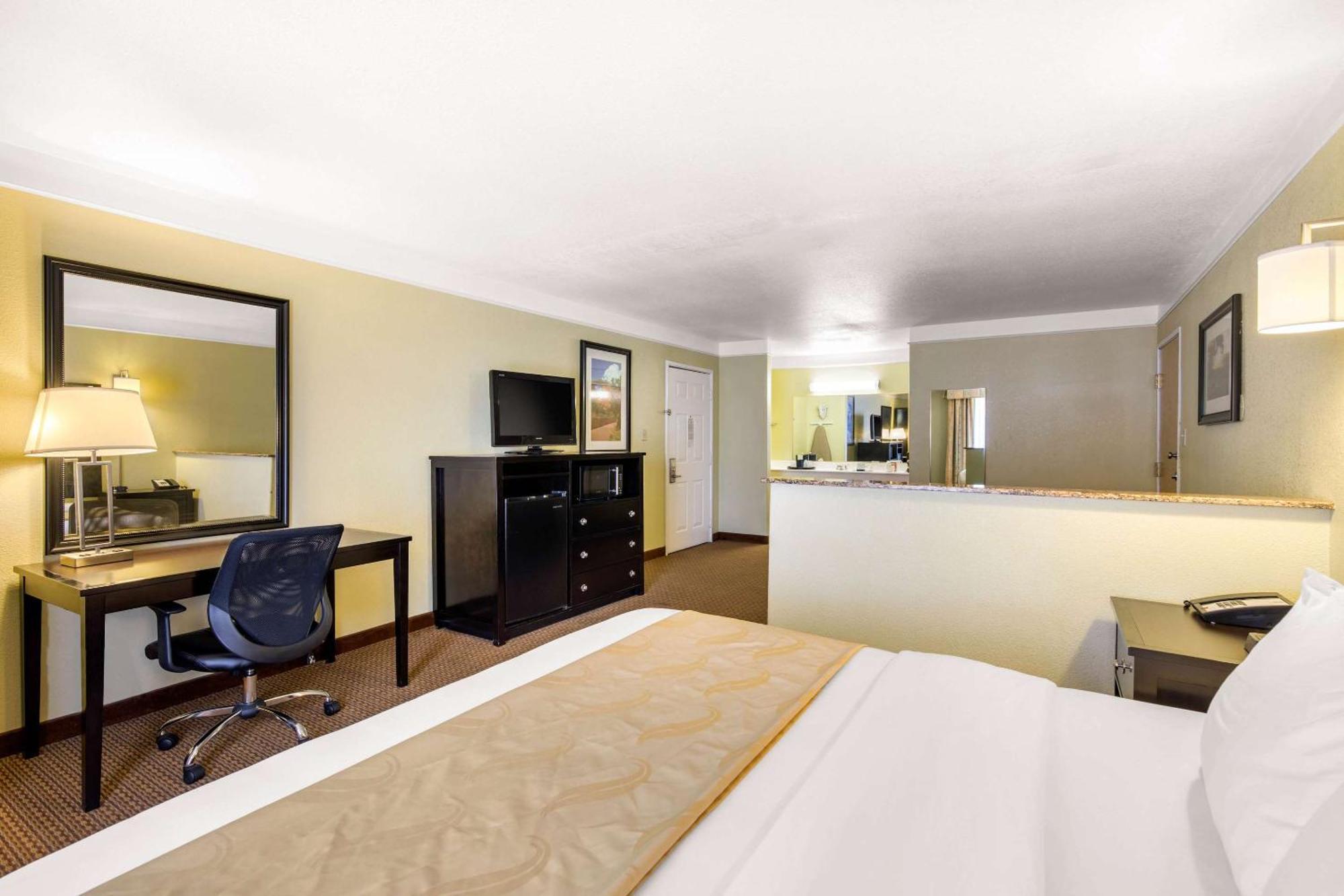 Quality Inn & Suites Gallup I-40 Exit 20 Εξωτερικό φωτογραφία