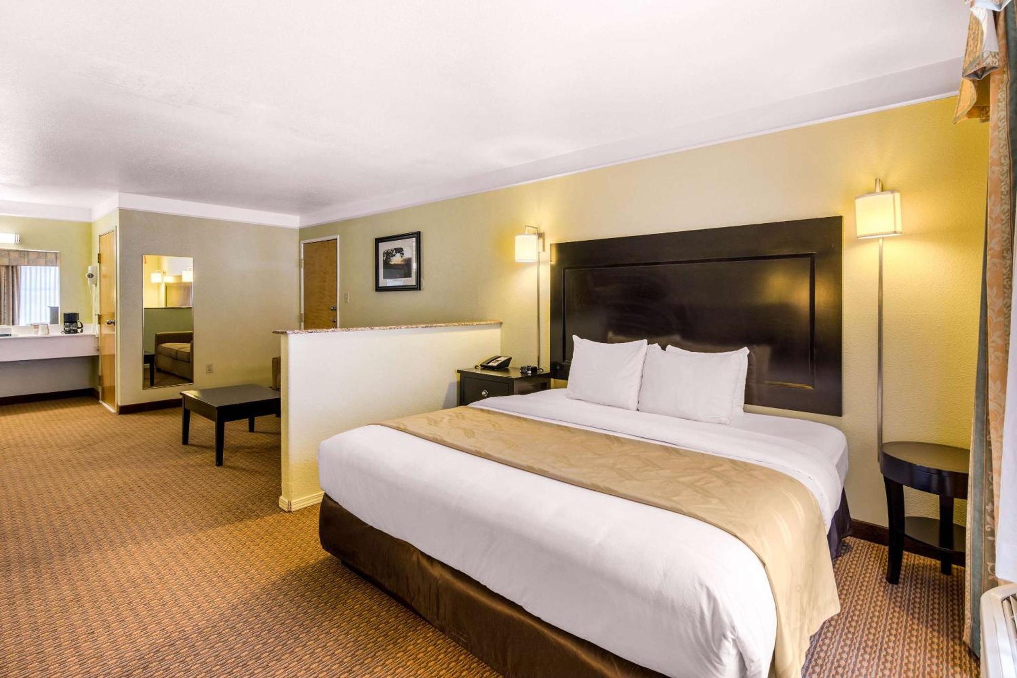 Quality Inn & Suites Gallup I-40 Exit 20 Εξωτερικό φωτογραφία
